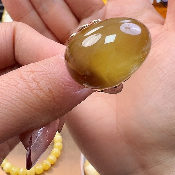 蜜蜡未镶嵌珠宝奇石