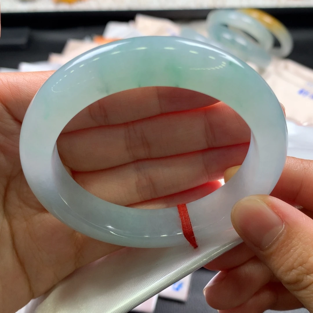 翡翠未镶嵌手镯冰胶晴蓝