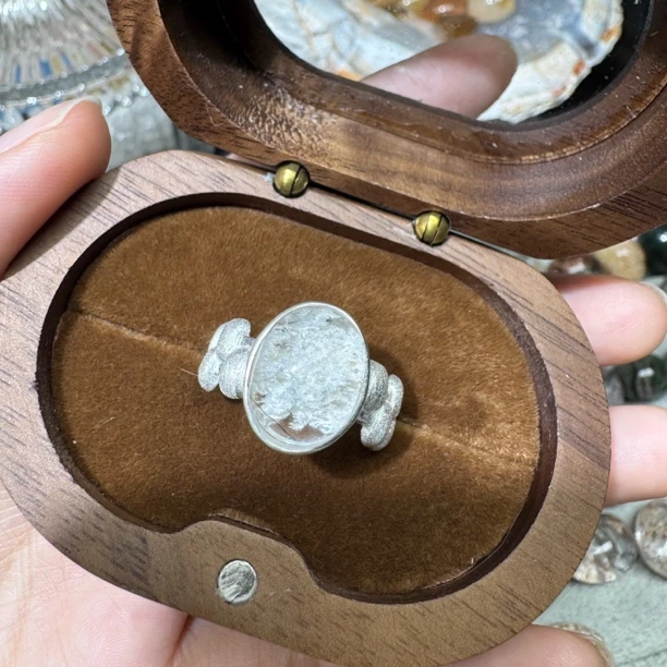 定制拉丝款白幽灵串发水晶戒指