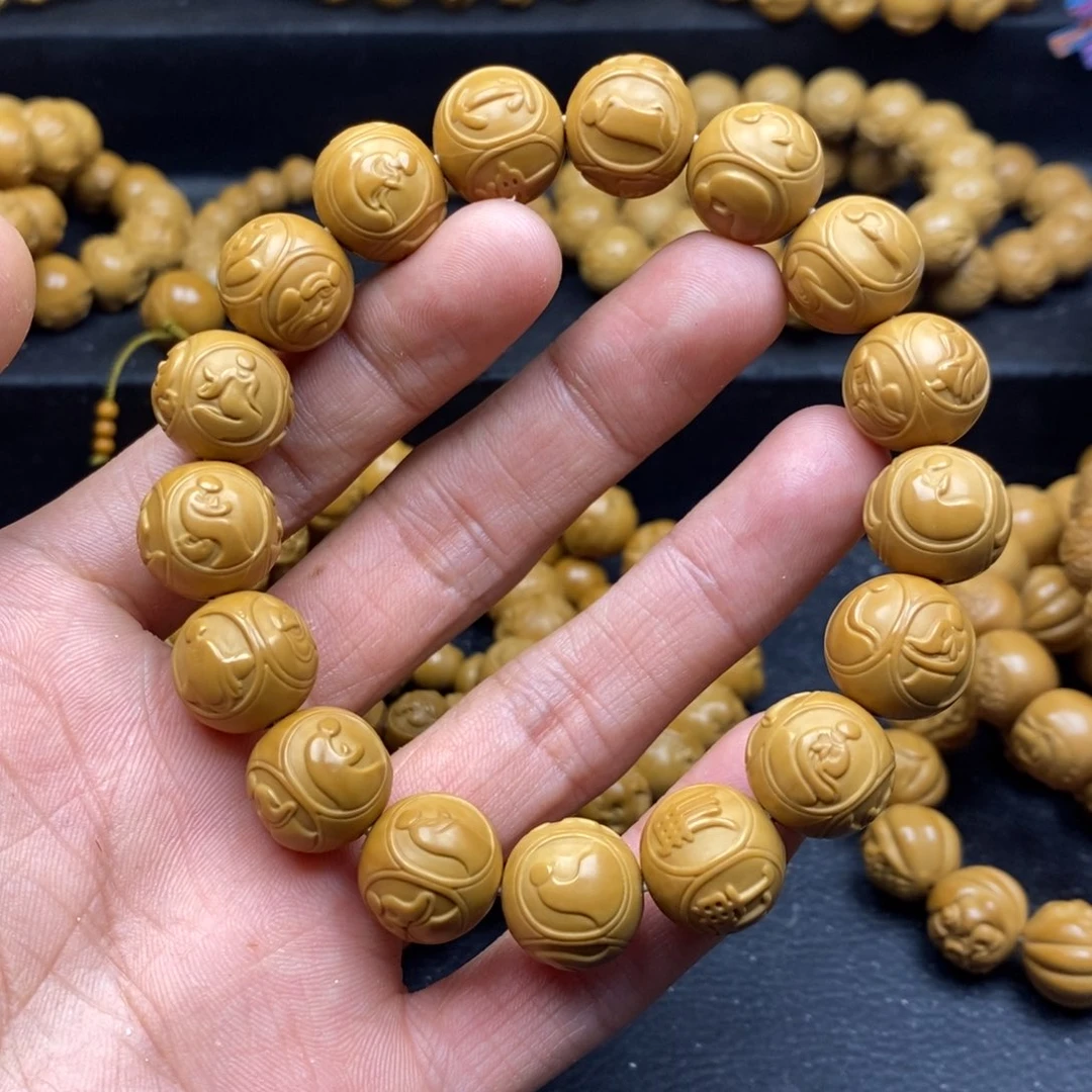 吊坠猴头核桃四面无相佛