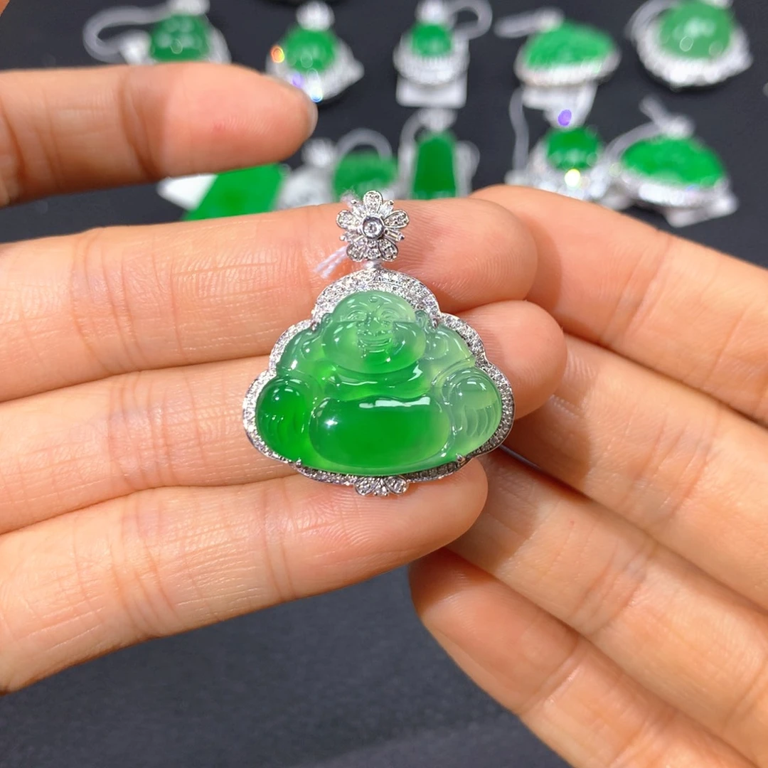 翡翠18K金镶嵌颈饰翡翠