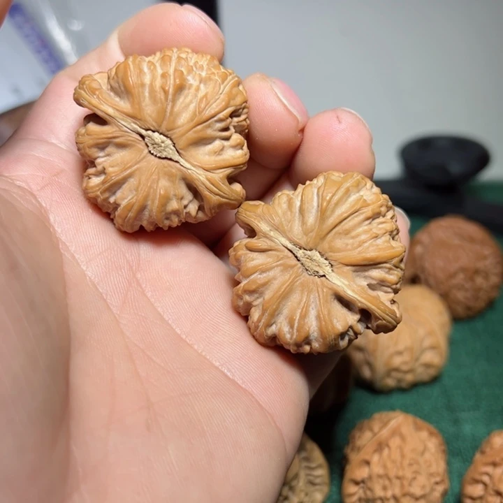 文玩核桃吊坠一***醒41三角白