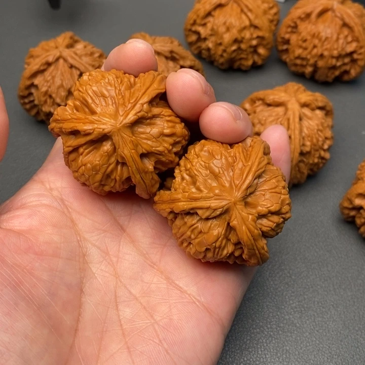 文玩核桃吊坠忠**品核桃