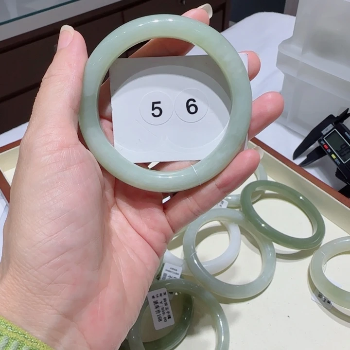 和田玉未镶嵌手镯340