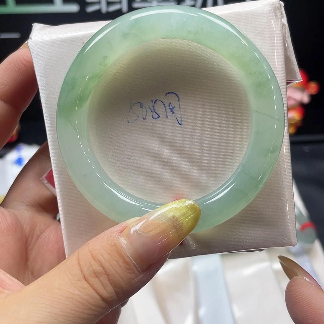 翡翠未镶嵌手镯50.5圆条