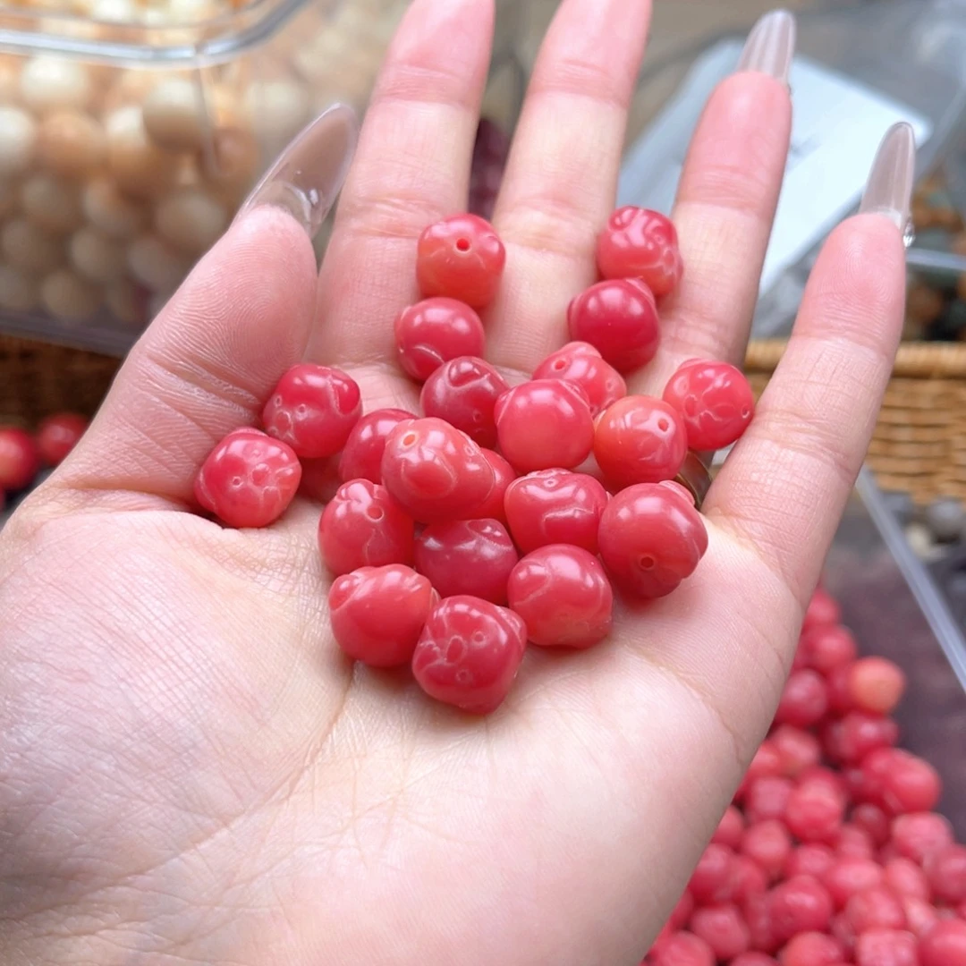 白玉菩提吊坠q12mm20颗。猪猪侠