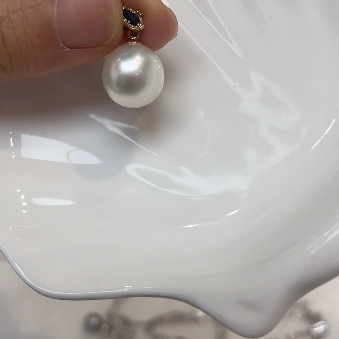 18K金镶嵌吊坠(不含链)海水珍珠