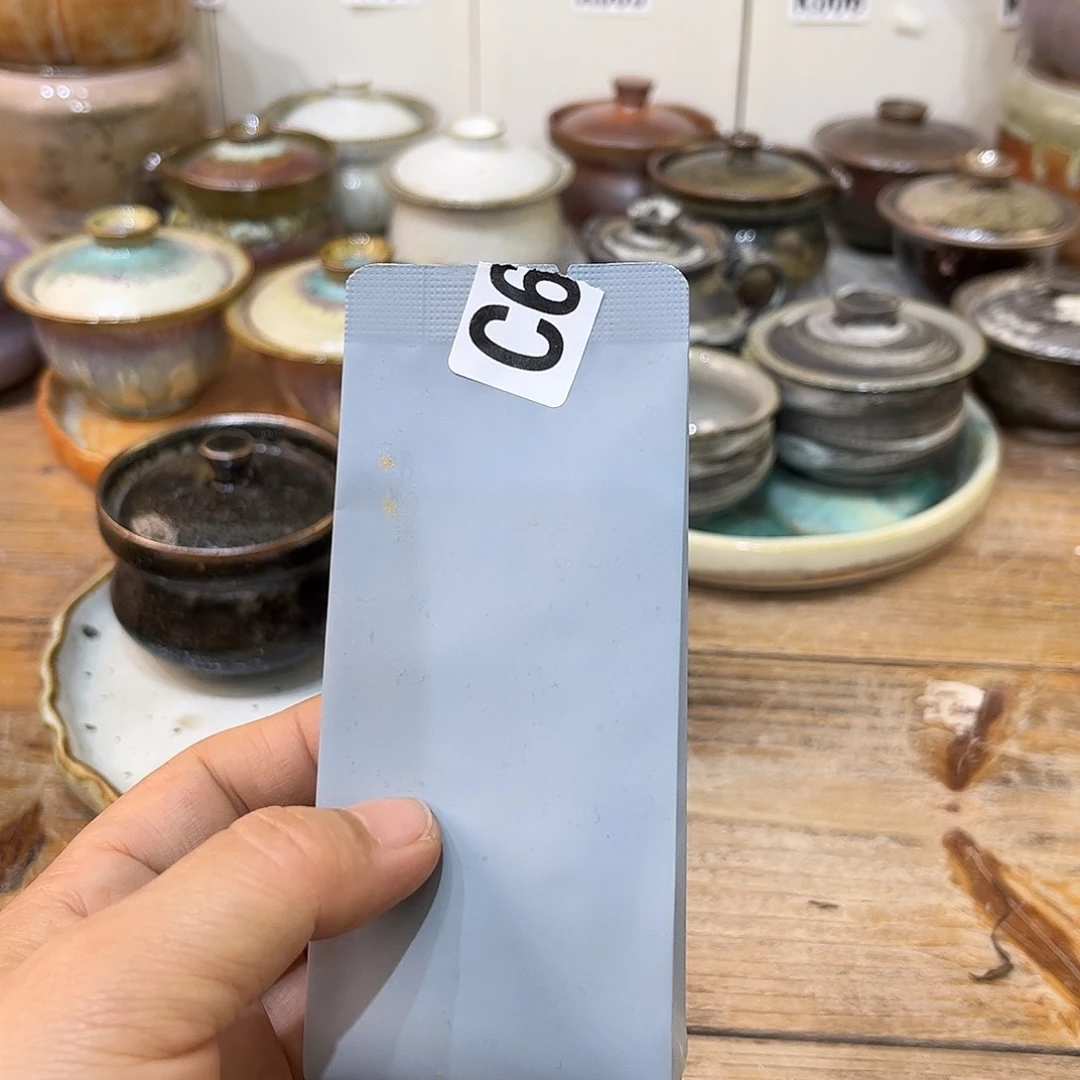 白泥茶杯轻**写陶瓷艺术