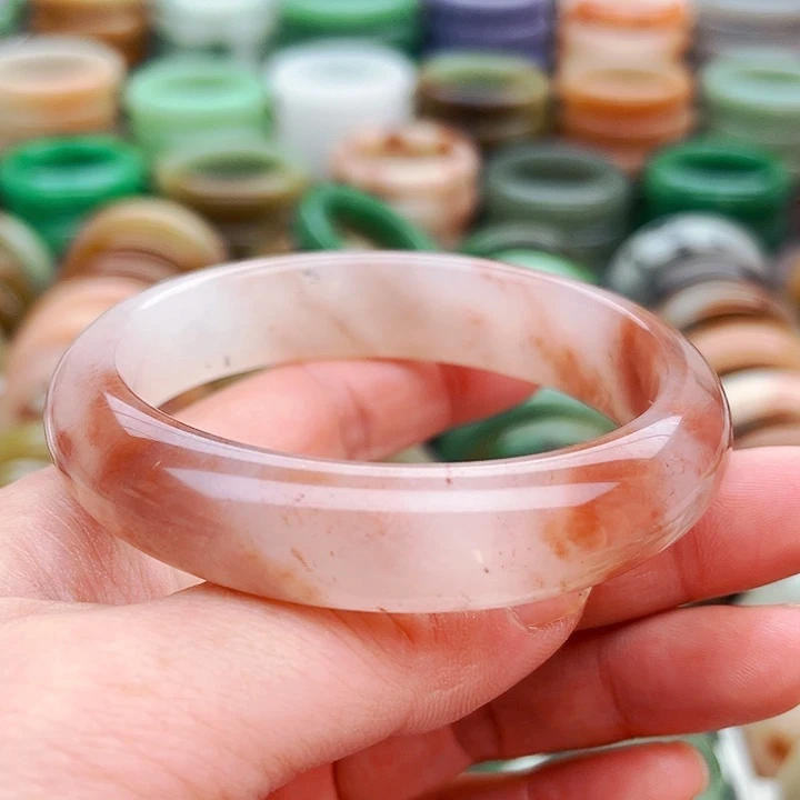 未镶嵌手镯（圆镯）石英质玉