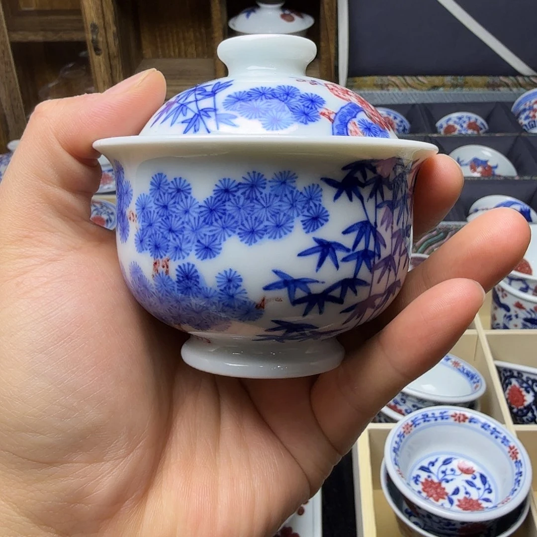 青花釉里红松竹梅布袋盖碗