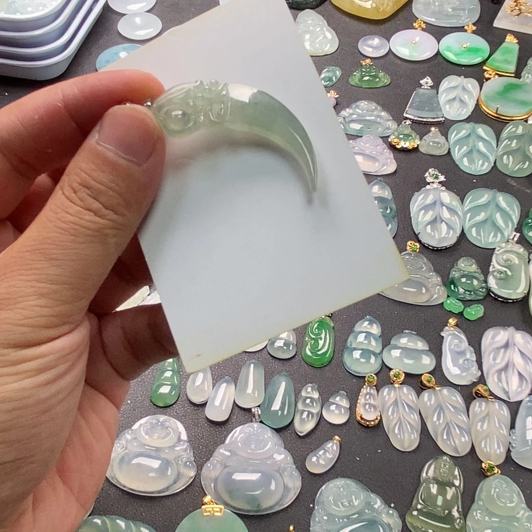 翡翠未镶嵌颈饰天然