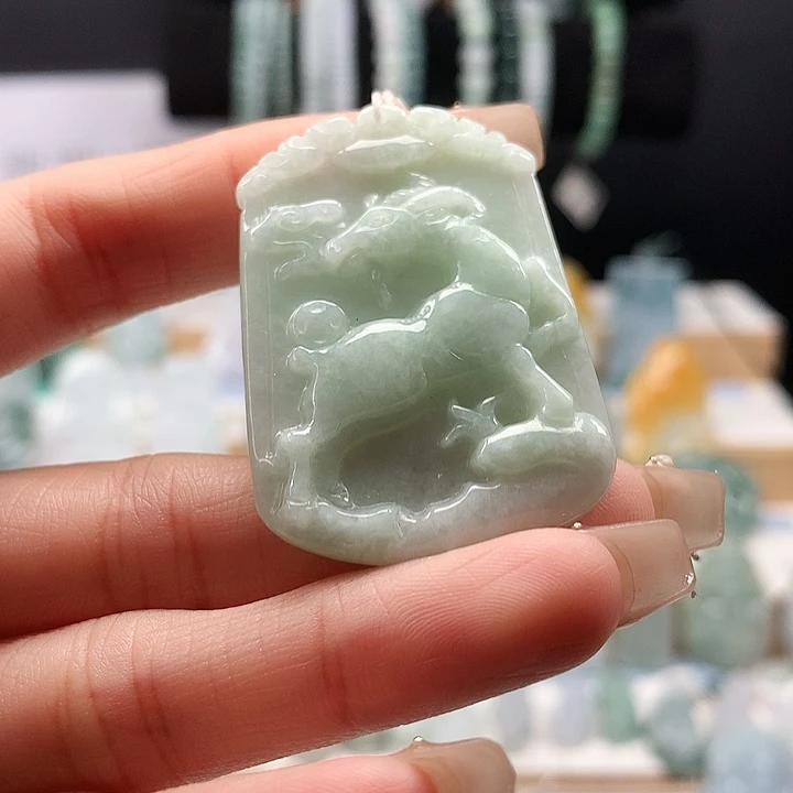 吊坠(不含链)未镶嵌翡翠