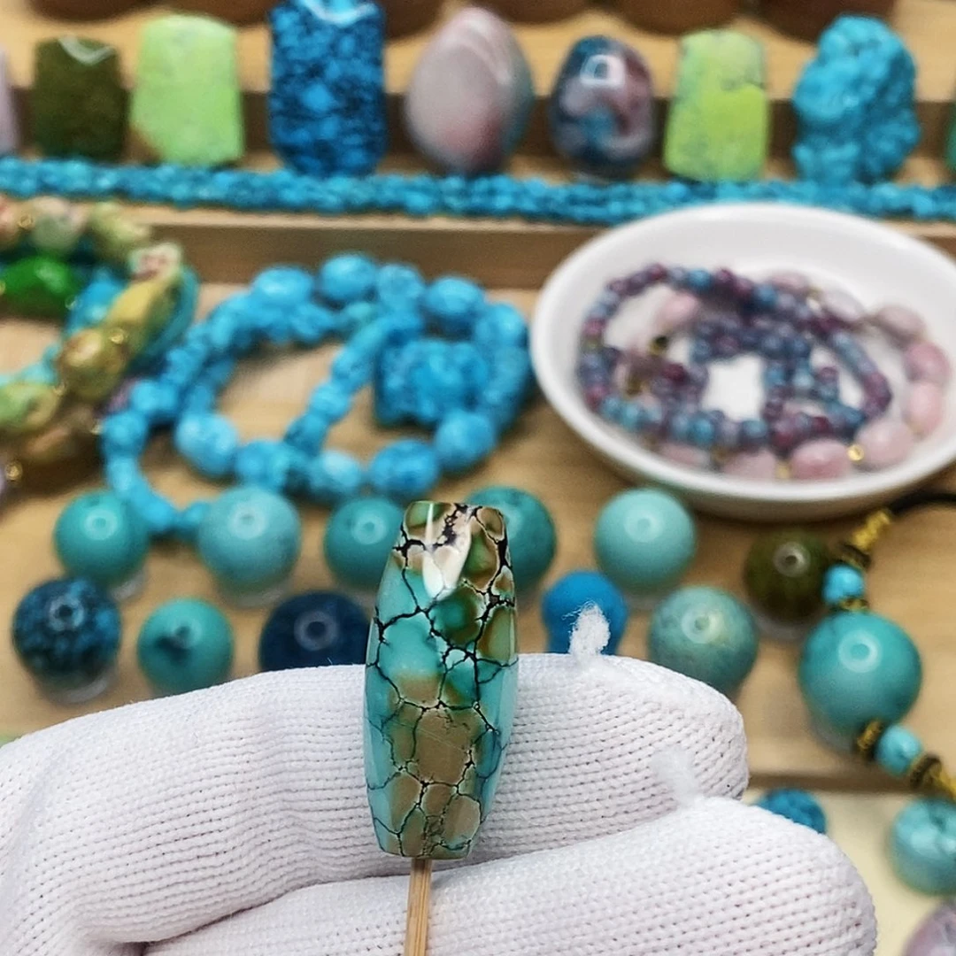 绿松石未镶嵌珠宝奇石