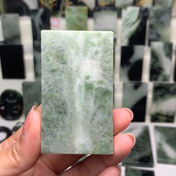 独山玉颈饰未镶嵌楚*