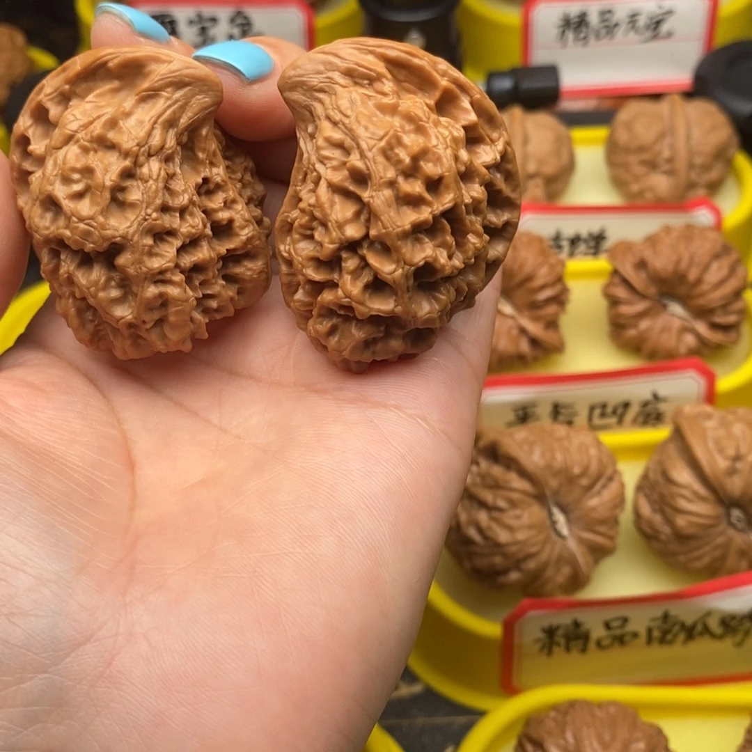 文玩核桃吊坠座山雕