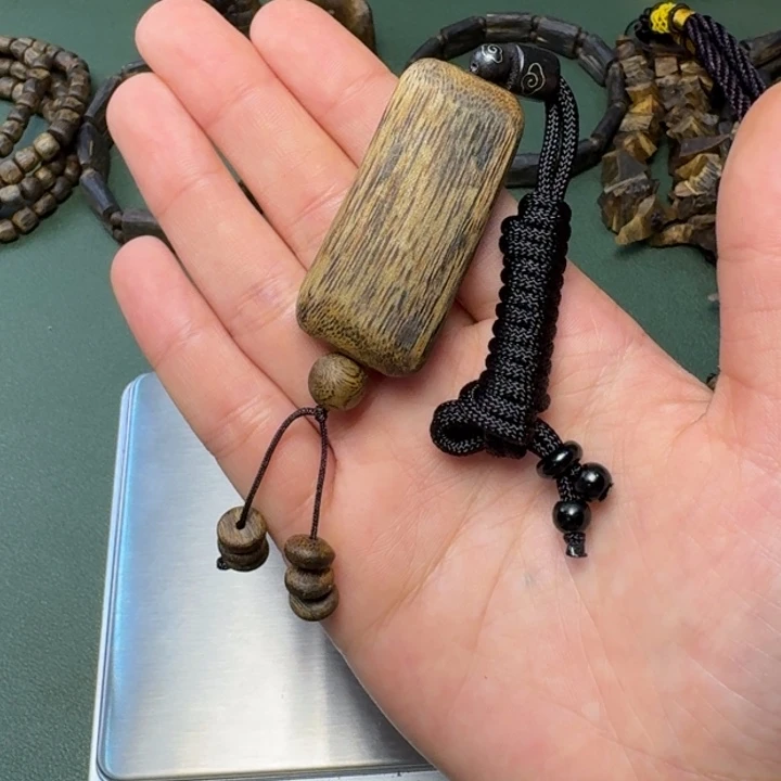 沉香手把件?**?海南白棋树心油老料7.6克