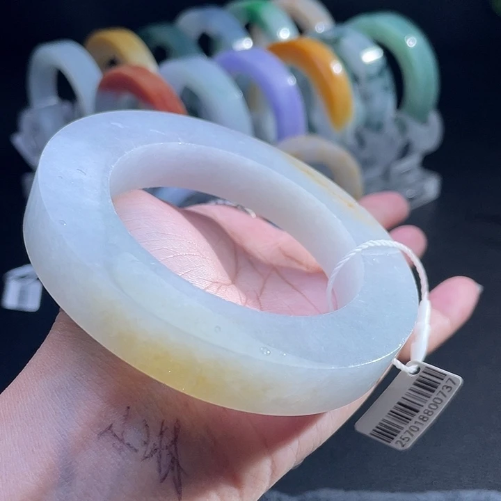 定制翡翠未镶嵌翡翠手镯