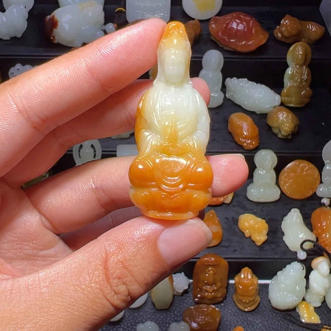 华***资和田玉未镶嵌颈饰