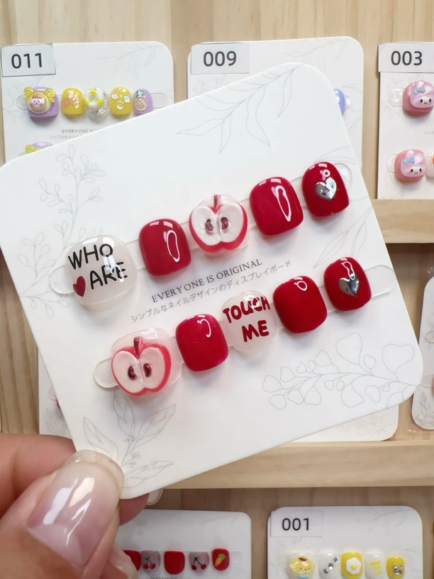 小孩姐穿戴甲甲片红色美甲字母简单平安佩戴简单美甲片可重复使用