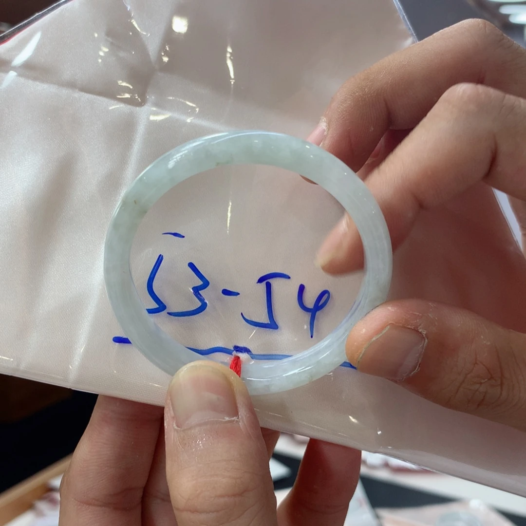 翡翠未镶嵌手镯买断