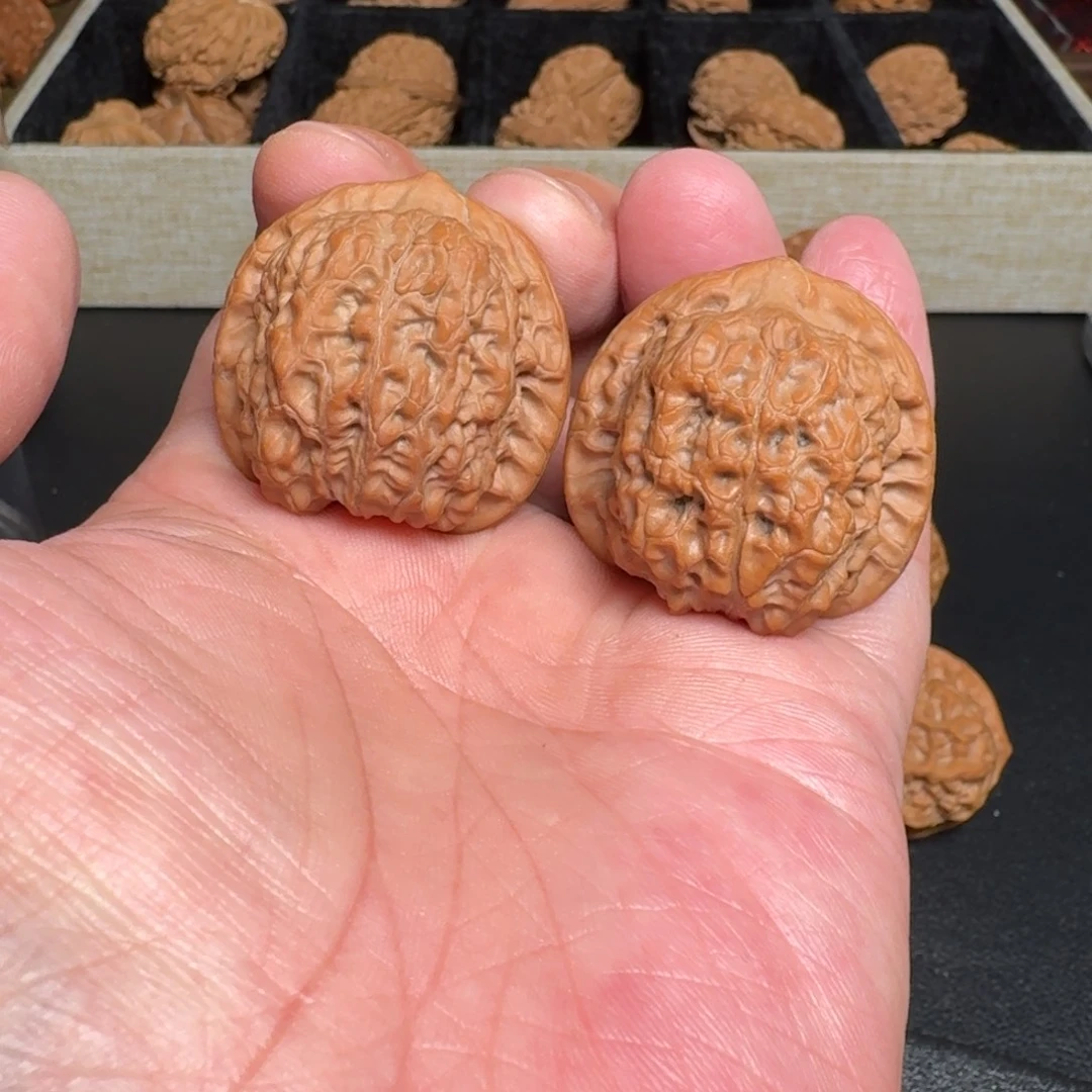 文玩核桃吊坠全品血麒麟 尺寸36