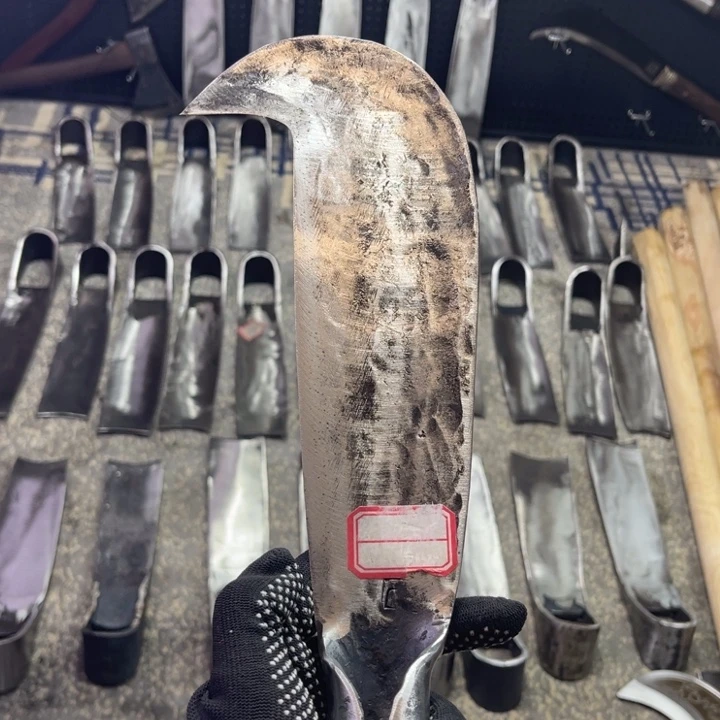 用***4龙泉手工制作工艺柴刀