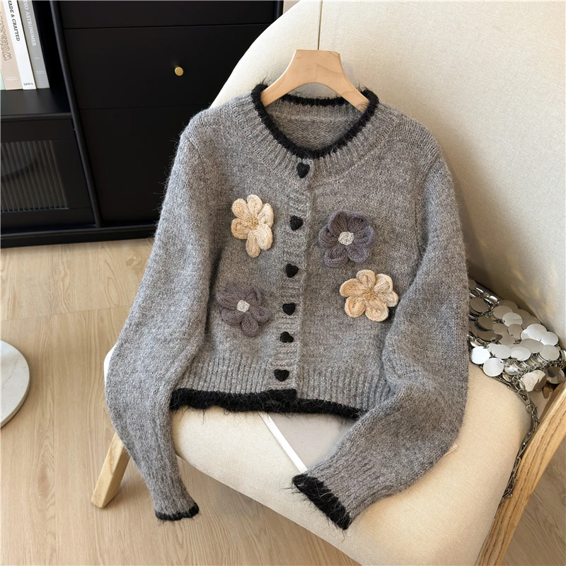 设计感立体花朵加厚毛衣女秋冬爆款法式复古宽松圆领针织开衫上衣