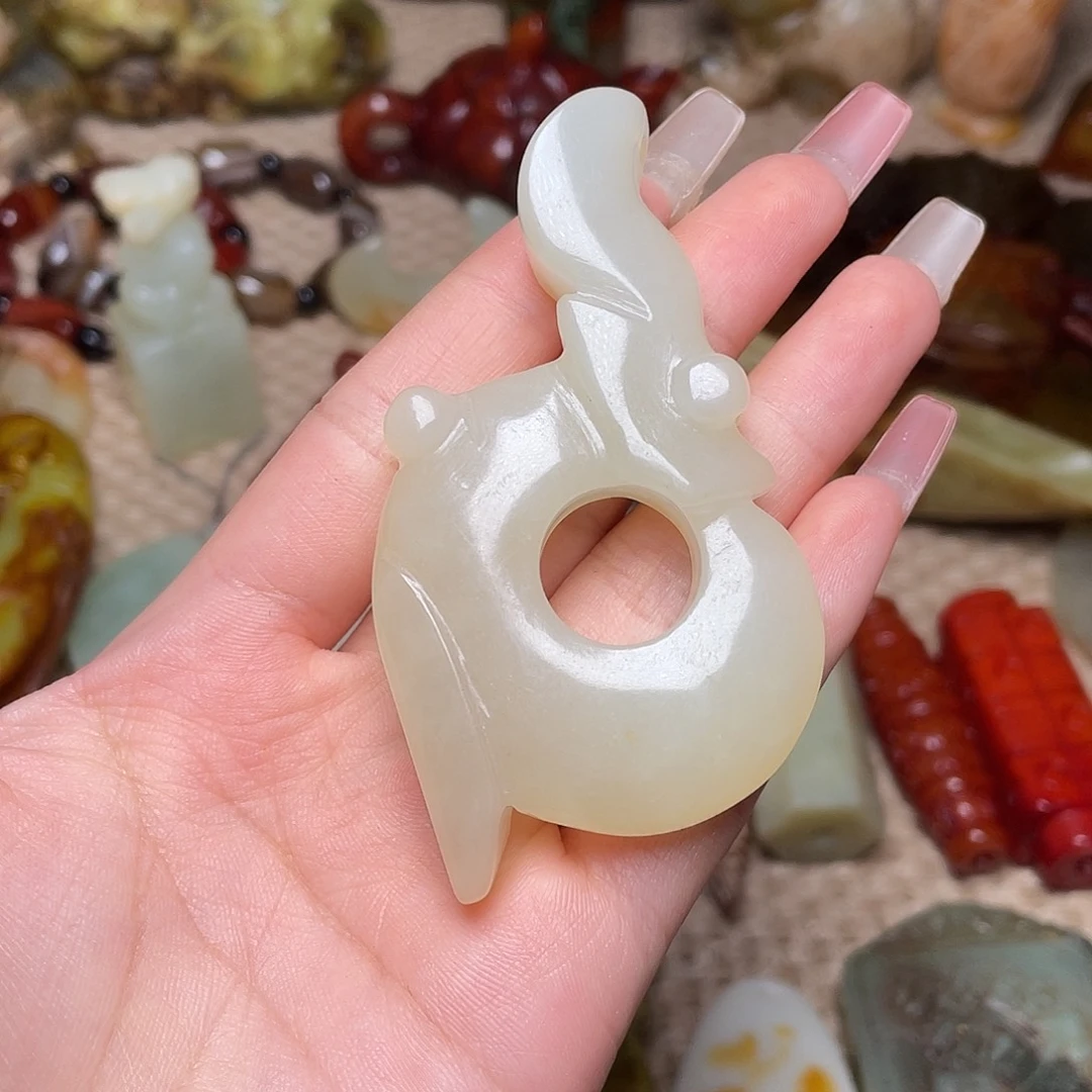 蛇纹石玉未镶嵌如图