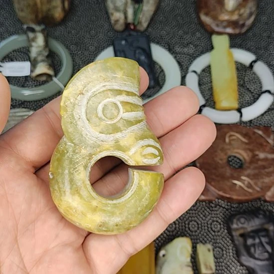 吊坠龙脊菩提物件优美，欢迎咨询