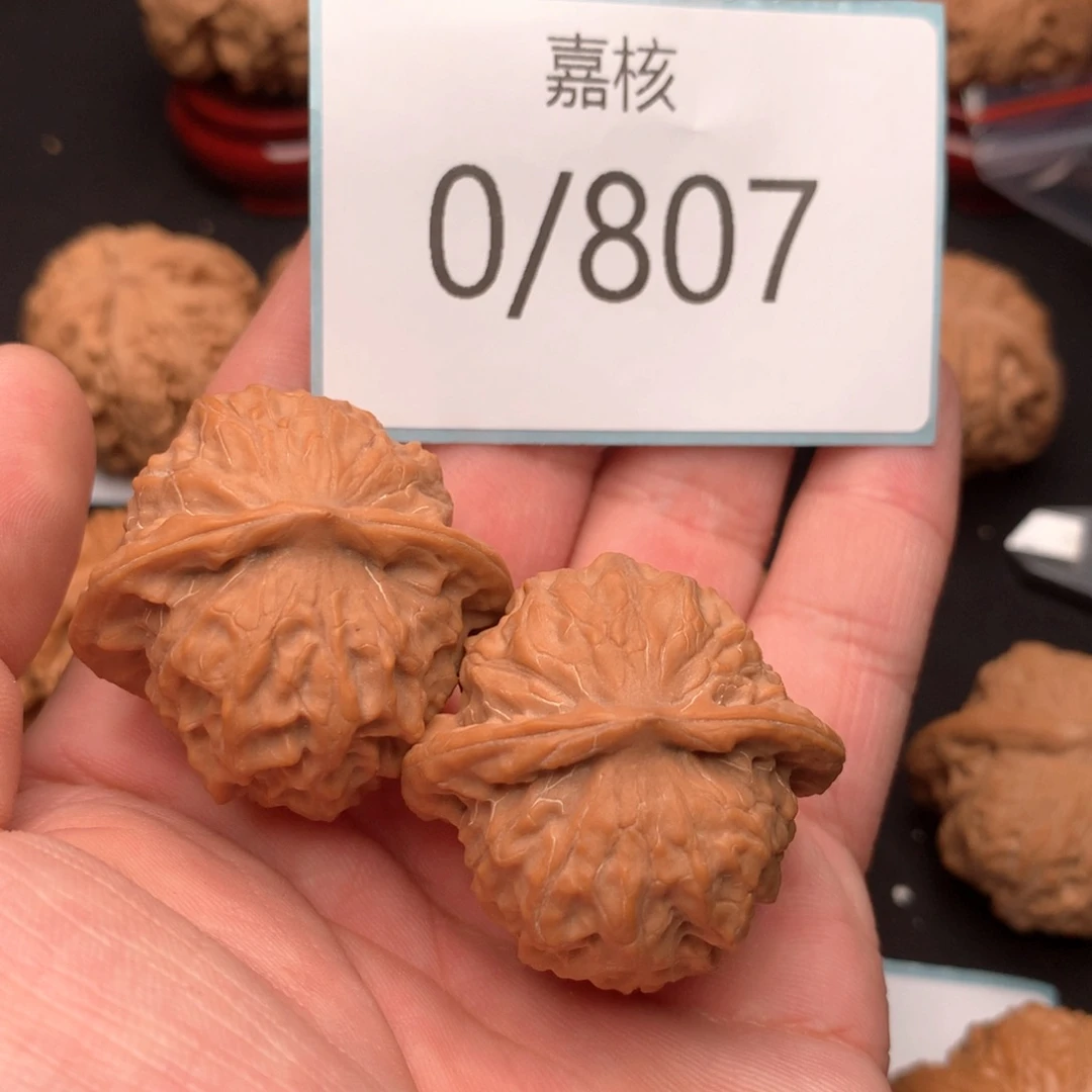 文玩核桃把件瓷娃娃