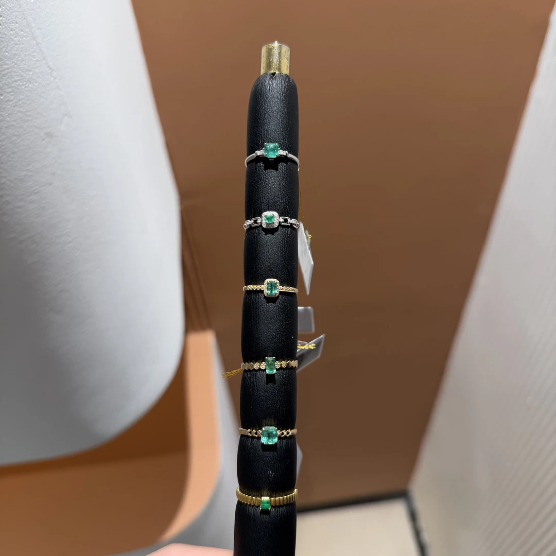 【一菲臻选】祖母绿戒指-18K-W29-多样性发其一|BZM1