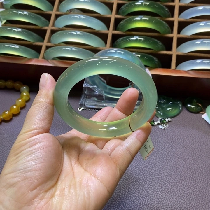 蛇纹石玉未镶嵌手镯56