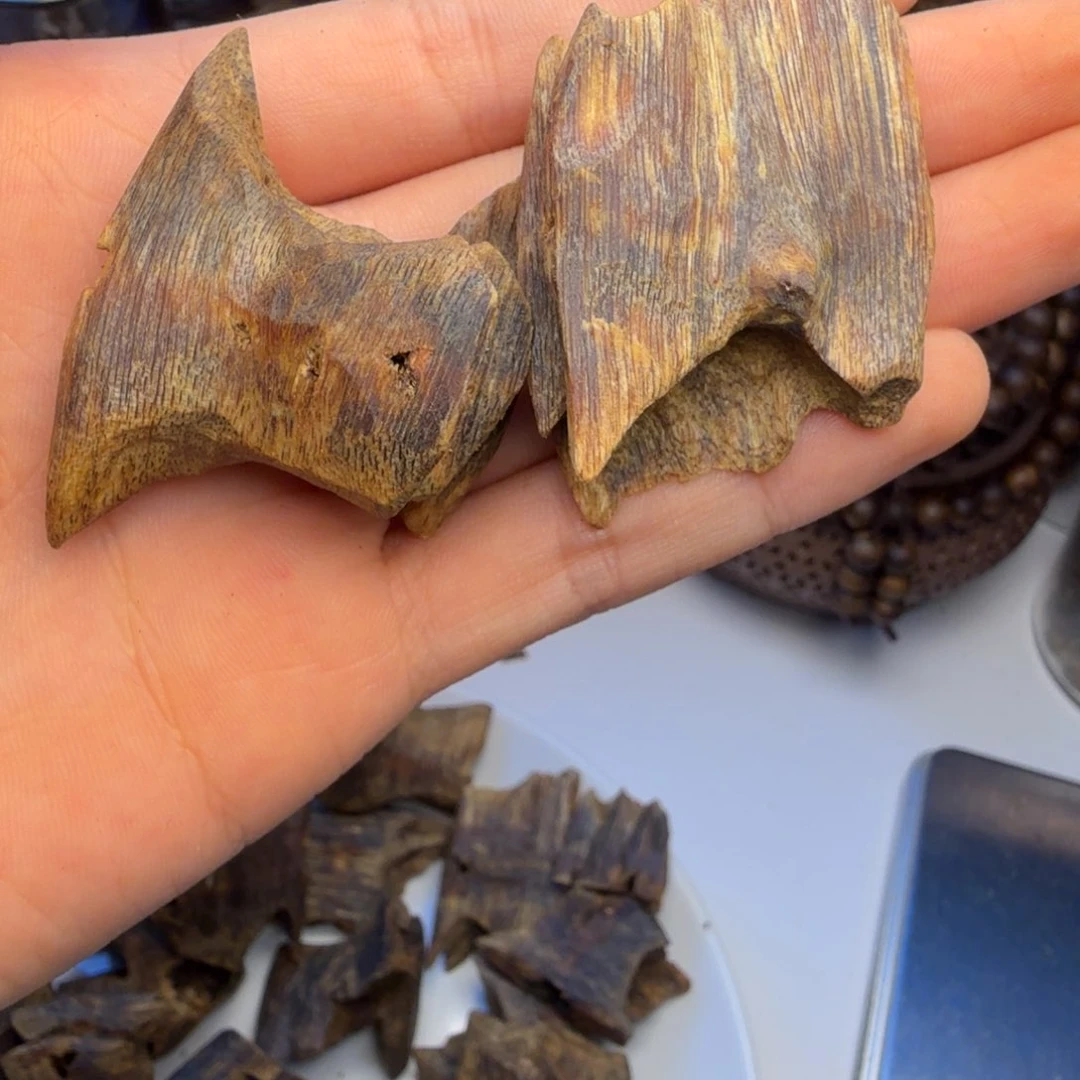 沉香沉香精油小*海南糖结红棋树心油第一代苗醇化龙骨香