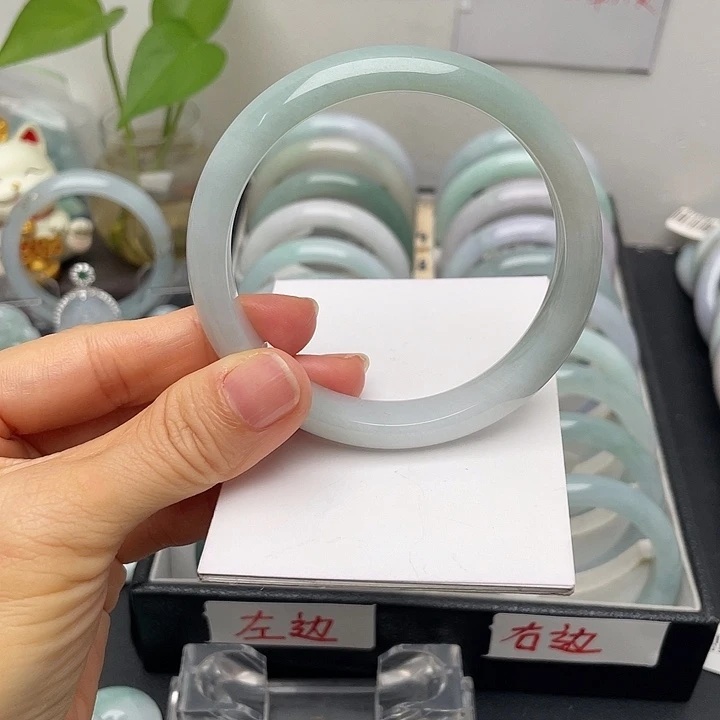 翡翠未镶嵌手镯60正圈