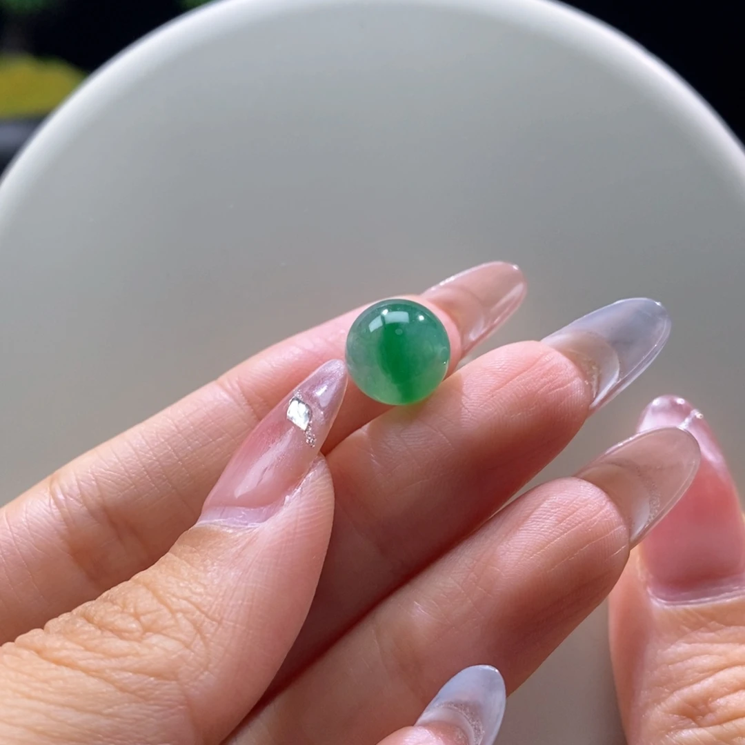 翡翠未镶嵌颈饰翡翠冰辣大色根珠11.2mm