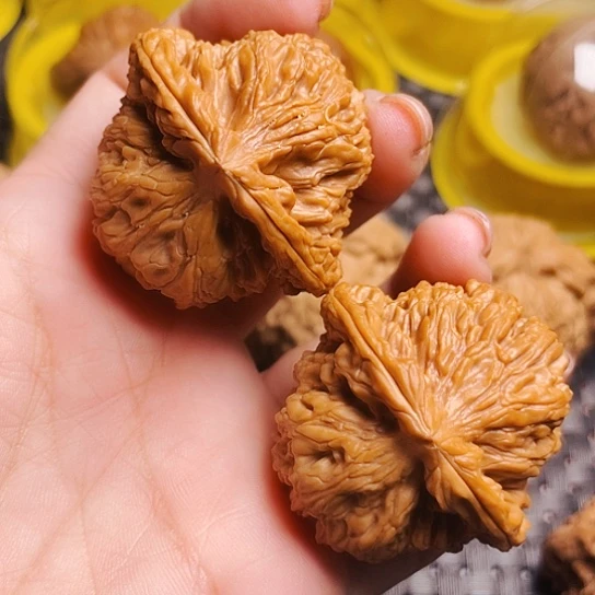 文玩核桃42尺南疆石