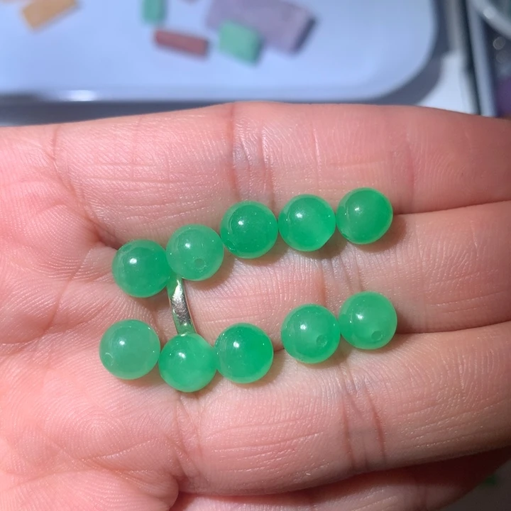 开***笑翡翠未镶嵌颈饰挂件