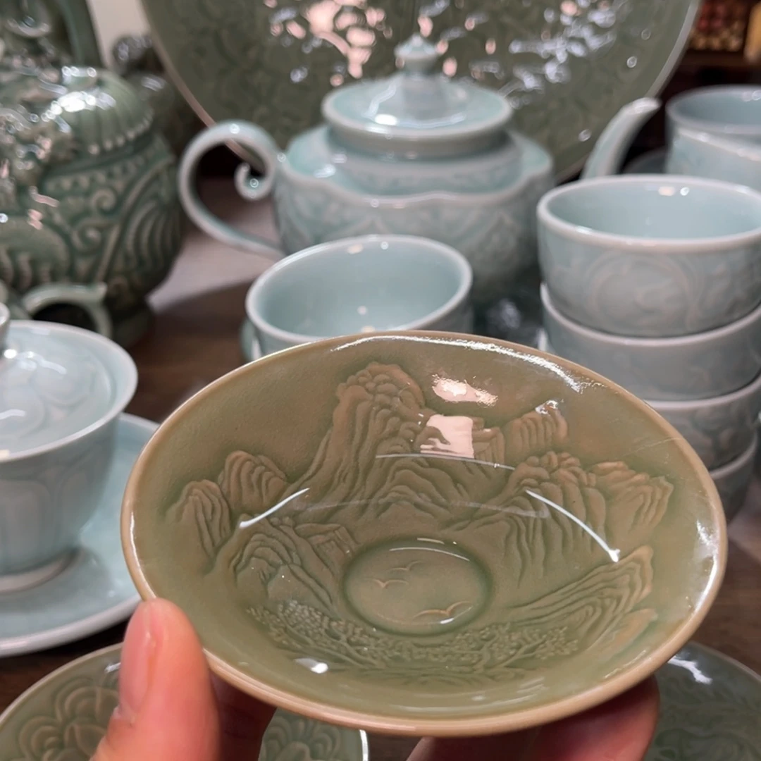 微瑕浮雕山水斗笠一只