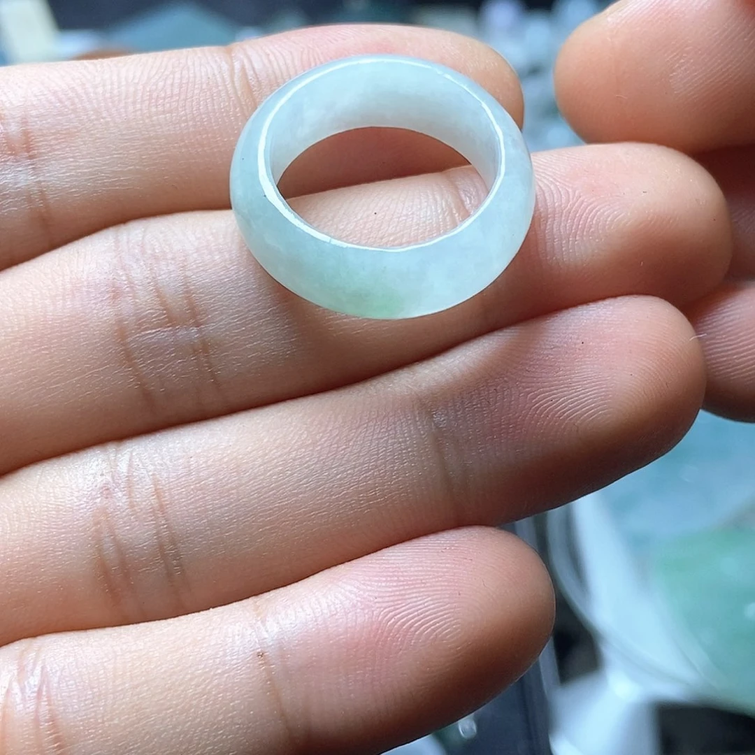 翡翠未镶嵌颈饰戒圈