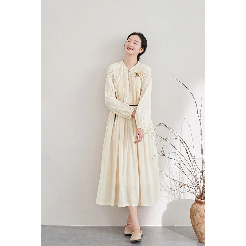 如也长袖纯棉高级感v领长款a字连衣裙女春宽松气质长裙丨36877