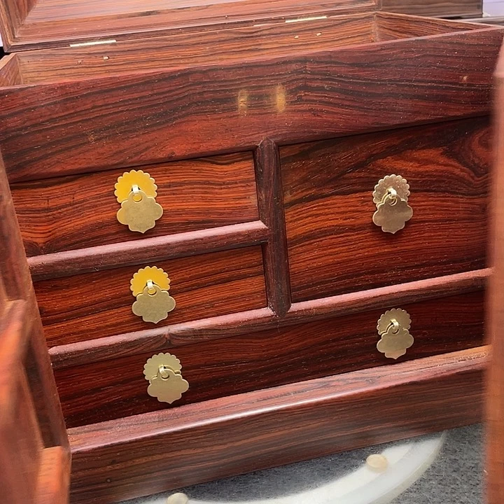 木常*元维凹官皮箱里