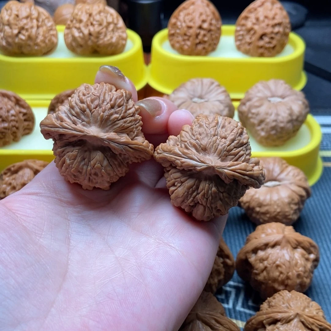 文玩核桃把件平谷楼