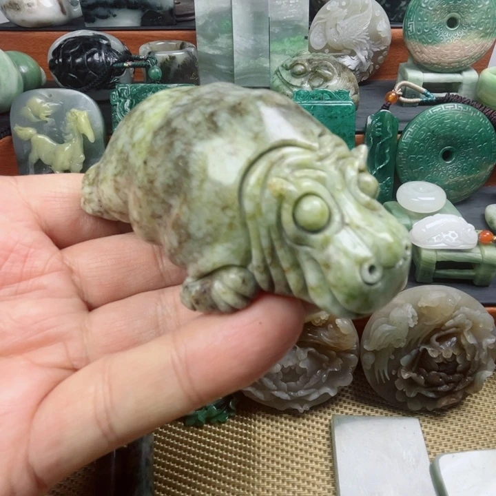 独山玉未镶嵌珠宝半成品