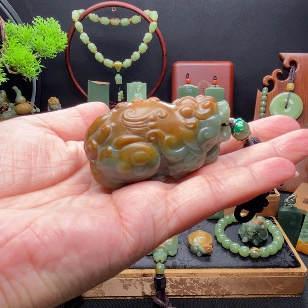 岫岩河磨玉（透闪石质玉）未镶嵌把件