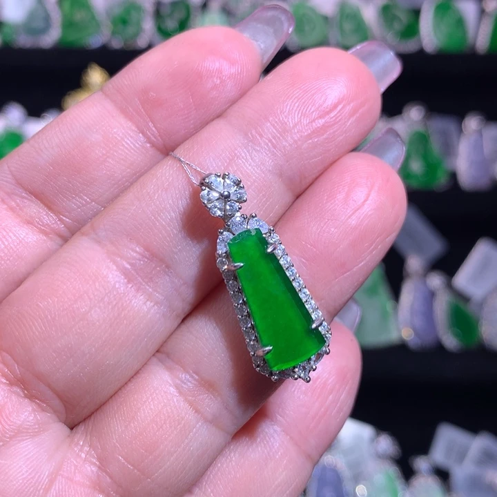 【闪购商品】颈饰银S925镶嵌翡翠天然翡翠