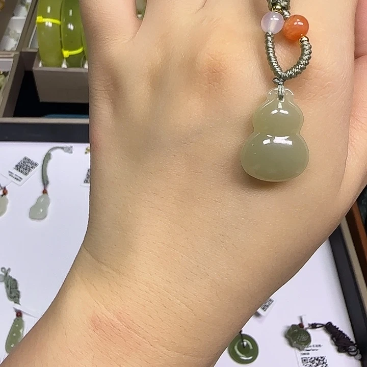 蛇纹石玉合金颈饰