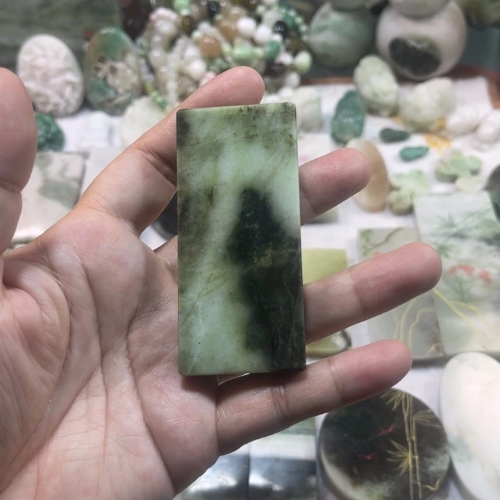 独山玉未镶嵌颈饰