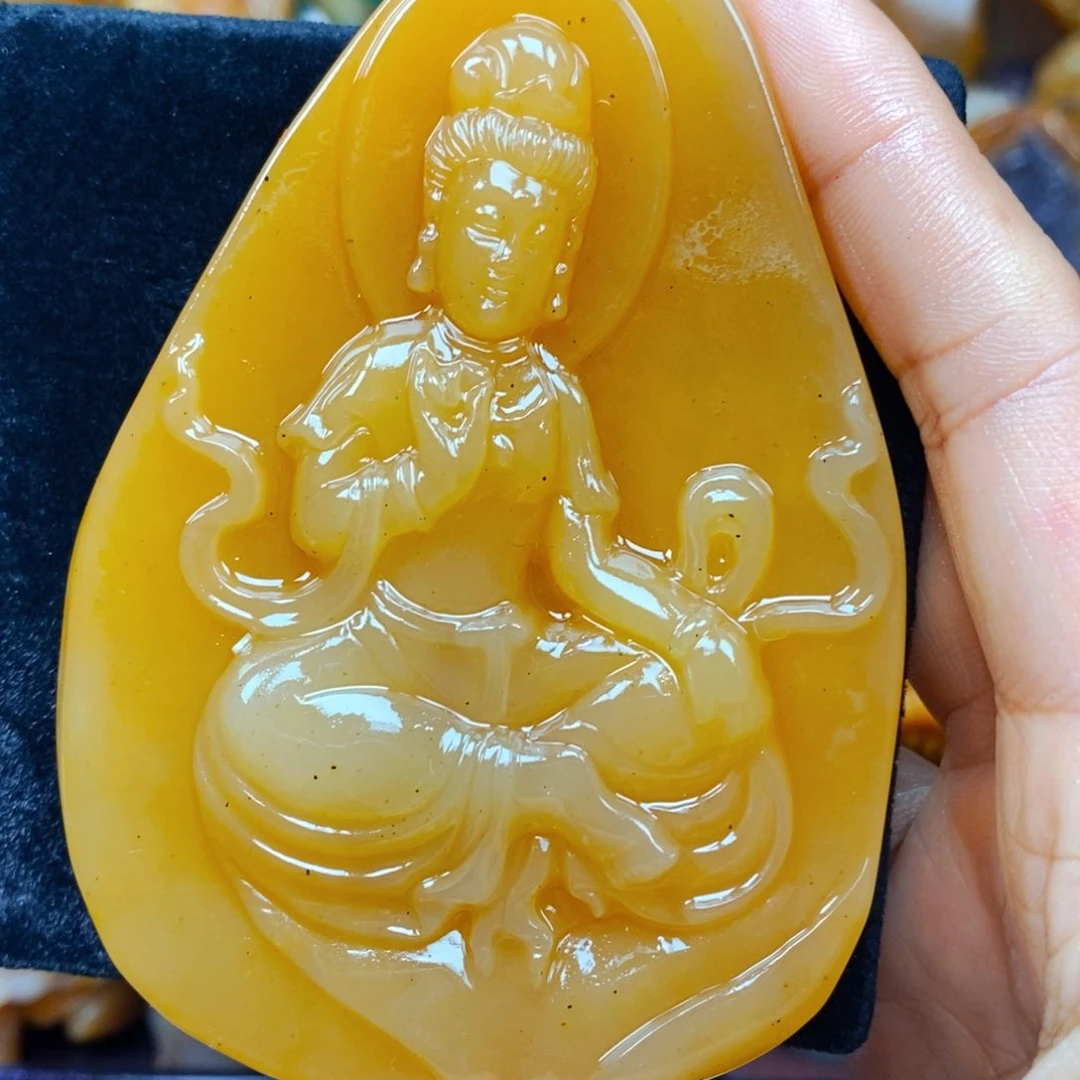 未镶嵌石英质玉（黄龙玉）颈饰