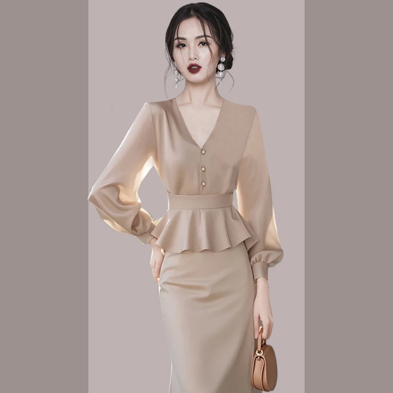 2025春季穿搭盐系炸街法式独特绝美卡其色衬衫裙子两件职业套装女