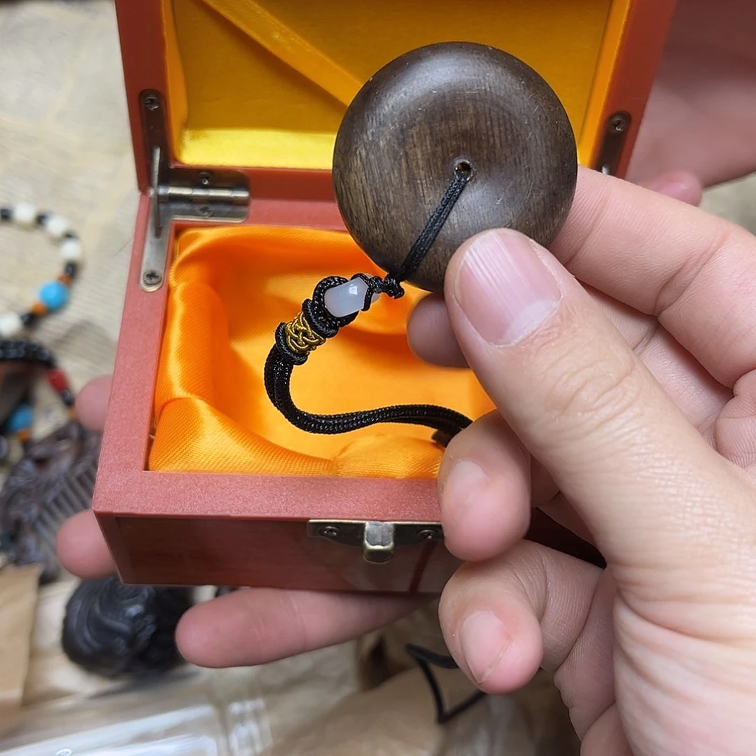 大叶紫檀（黑酸枝木类）